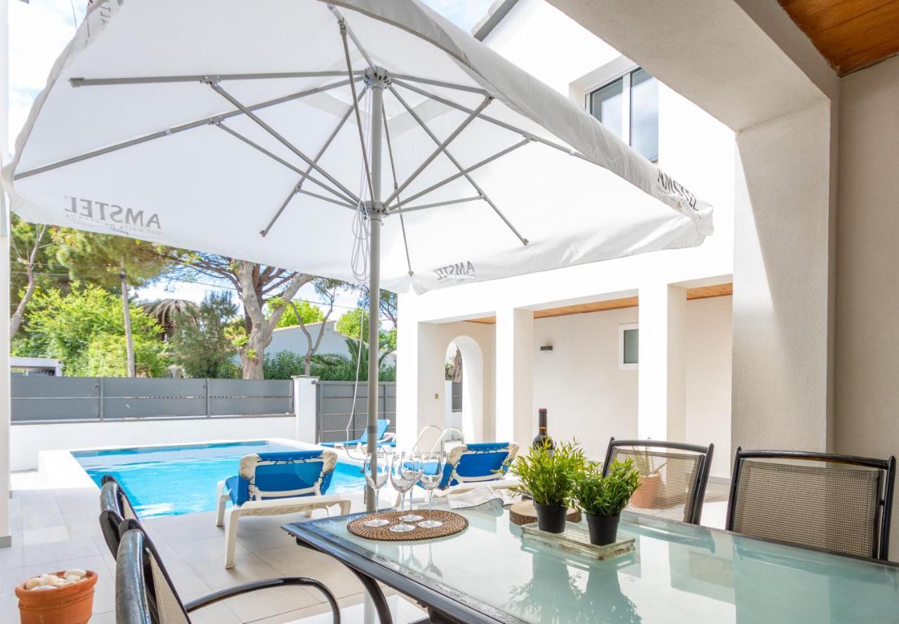Goldhome - New House With Private Heated Pool, Parking, Wifi, Games Room Empuriabrava Exterior photo