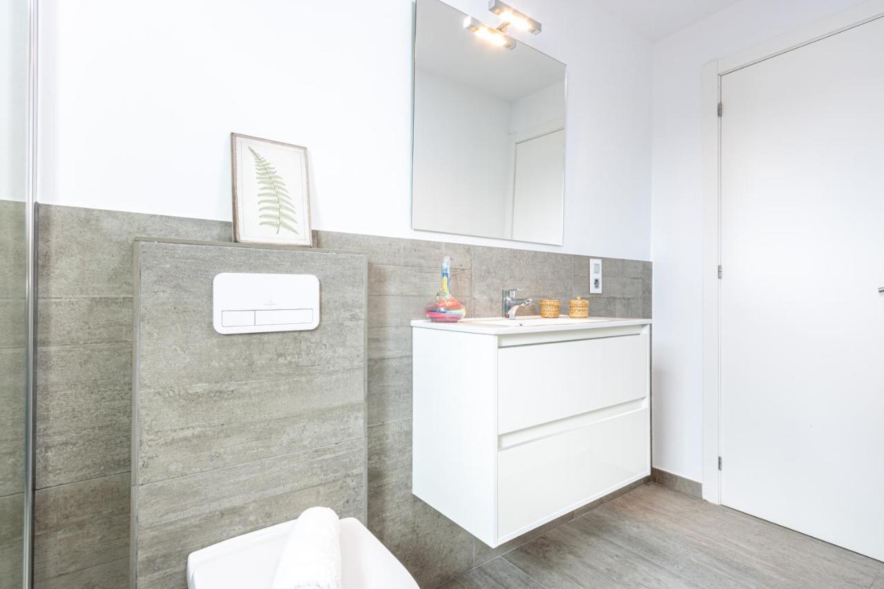 Goldhome - New House With Private Heated Pool, Parking, Wifi, Games Room Empuriabrava Exterior photo