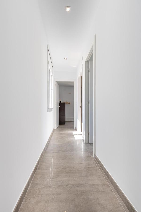 Goldhome - New House With Private Heated Pool, Parking, Wifi, Games Room Empuriabrava Exterior photo